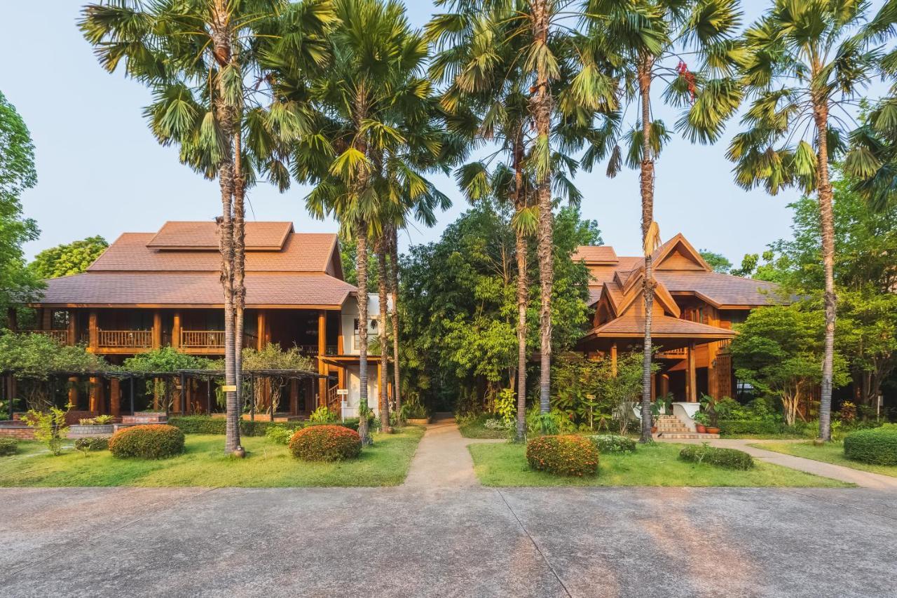 Vanasin Residence Tak Exterior foto